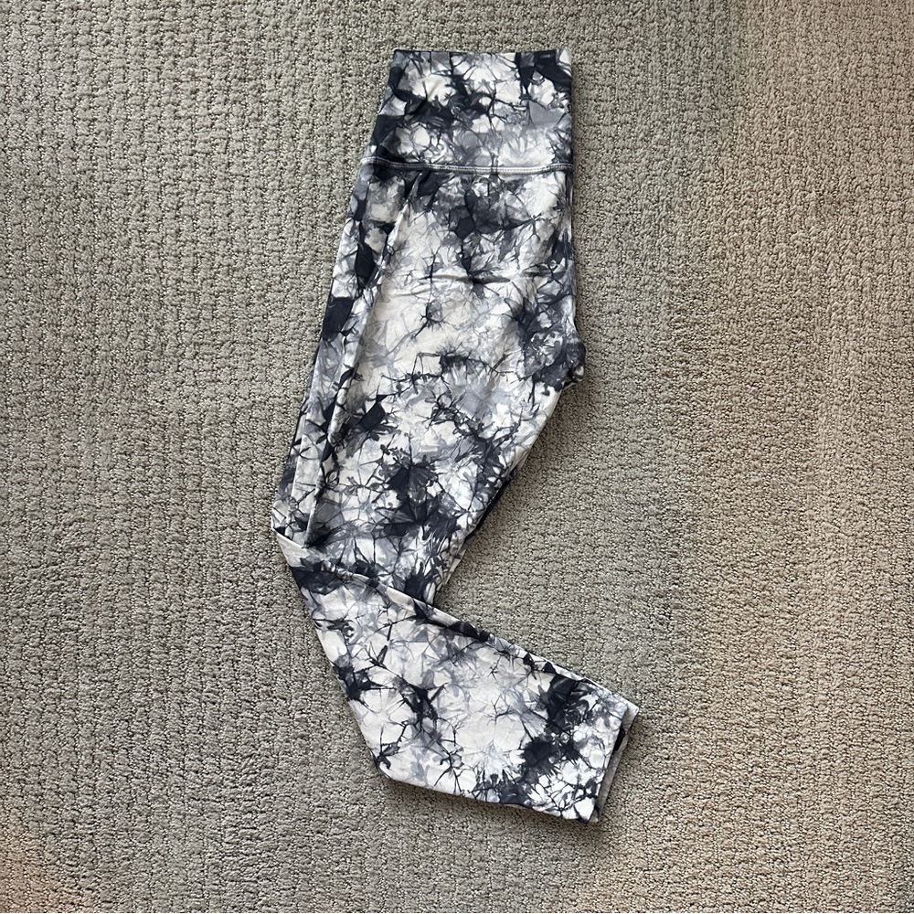 lululemon 25” Diamond Dye Wunder Under SIZE 8